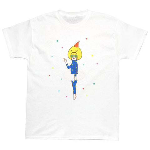 Kawaii alien graphic t-shirt.