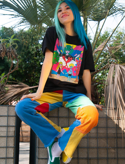 Model wearing Japanese sand artist Naoshi Lovers tarot card designed graphic t-shirt.