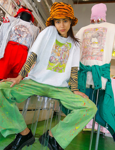 Model wearing Horror Manga Artist Shintaro's original tiger apparel design.