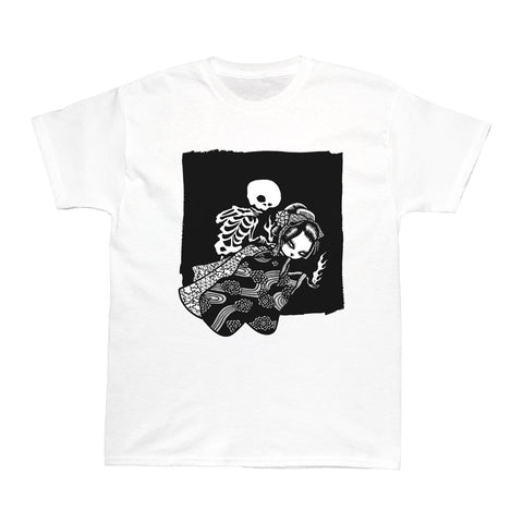 Kowai Japanese ghost illustration t-shirt.