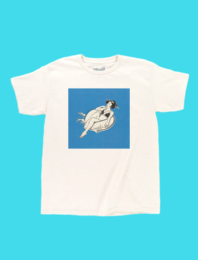 Summertime chillin geisha graphic t-shirt.