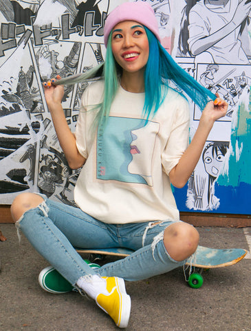 Model wearing 80s vaporwave woman's side profile design tee.